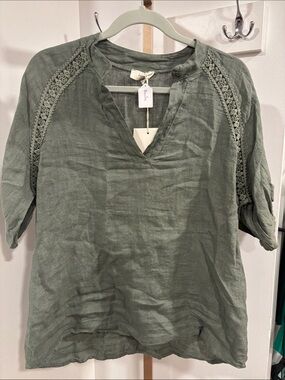 Relaxed Split-Neck Tunic in Sage Green